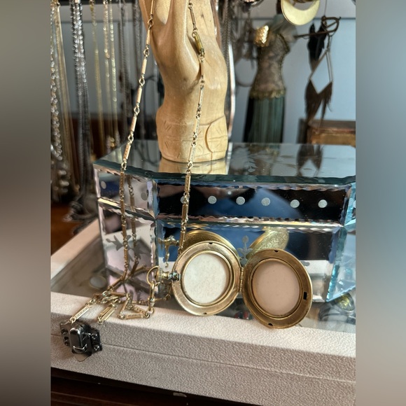 PIDIDDLY LINKS Vintage Antique Brass Double Locket Necklace - Picture 2 of 8